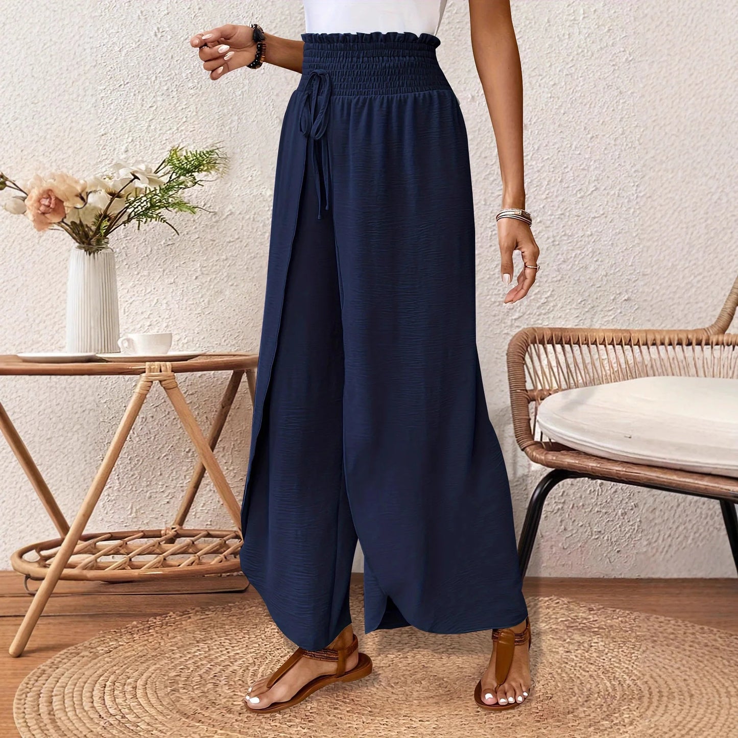 Casual beach pants with slit and wide legs