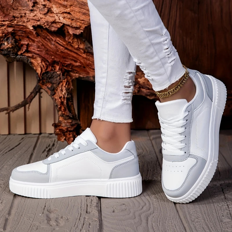 Comfortable sports and leisure shoes